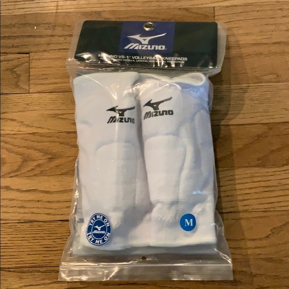 Mizuno Volleyball Pads